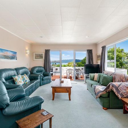 The White House - Taupo Holiday Home Bagian luar foto